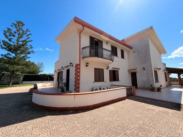 casa indipendente in vendita a Siracusa in zona Isola / Plemmirio