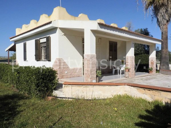 casa indipendente in vendita a Siracusa in zona Isola / Plemmirio