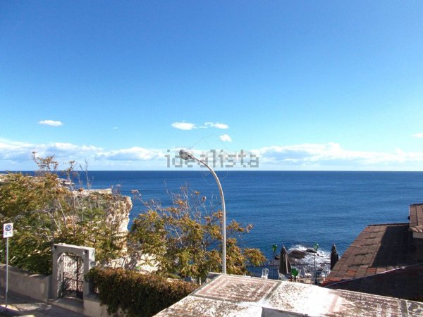 casa indipendente in vendita a Siracusa in zona Borgata