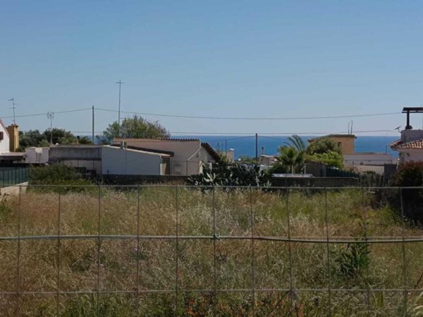 terreno edificabile in vendita a Siracusa in zona Isola / Plemmirio