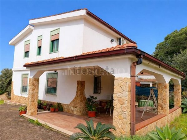 casa indipendente in vendita a Siracusa in zona Cassibile