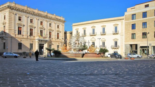 locale commerciale in vendita a Siracusa in zona Centro Città