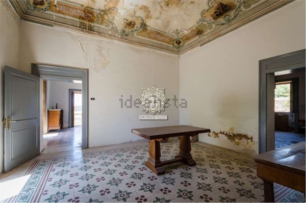 esavano in vendita a Siracusa