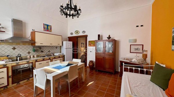 appartamento in vendita a Siracusa in zona Borgata