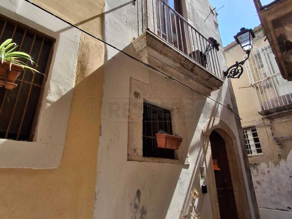 casa indipendente in vendita a Siracusa in zona Isola Ortigia