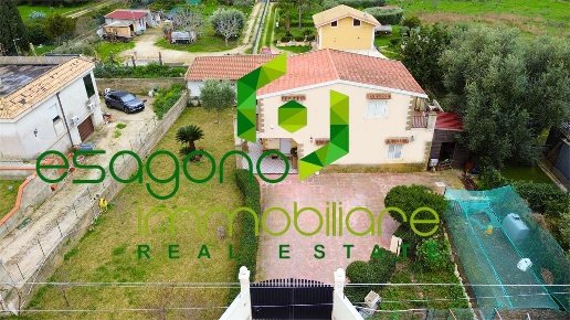 casa indipendente in vendita a Siracusa in zona Borgata