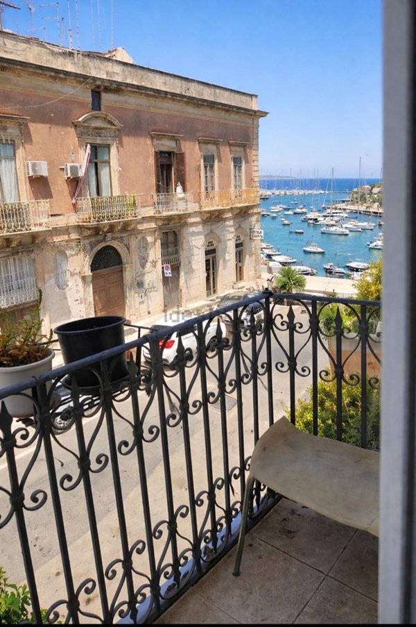 appartamento in vendita a Siracusa in zona Centro Città