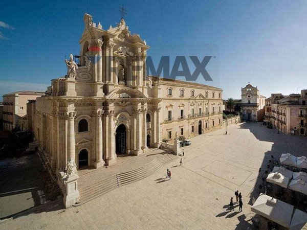 appartamento in vendita a Siracusa in zona Isola Ortigia