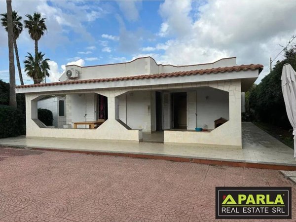 casa indipendente in vendita a Siracusa in zona Fontane Bianche