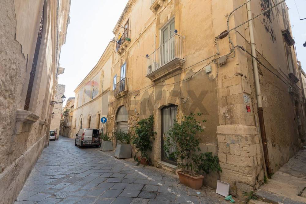 appartamento in vendita a Siracusa in zona Isola Ortigia