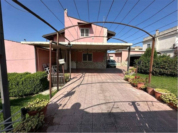 casa indipendente in vendita a Siracusa in zona Borgata