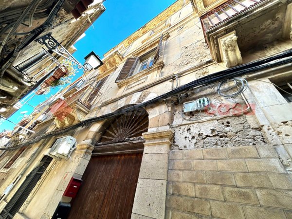 appartamento in vendita a Siracusa in zona Isola Ortigia