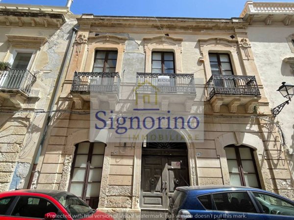 casa semindipendente in vendita a Siracusa in zona Isola Ortigia