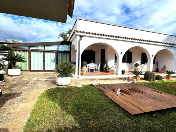 casa indipendente in vendita a Siracusa in zona Isola / Plemmirio