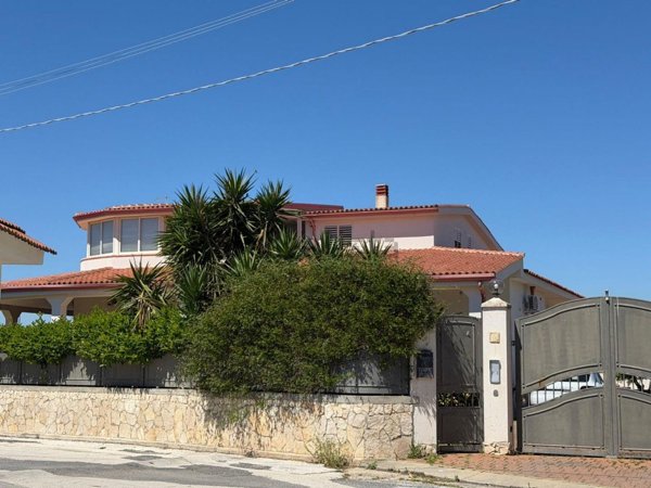 casa indipendente in vendita a Siracusa in zona Borgata
