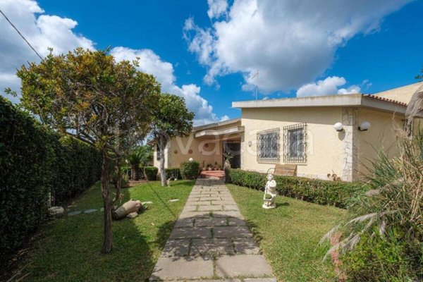 casa indipendente in vendita a Siracusa in zona Belvedere