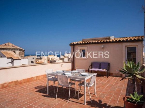 casa indipendente in vendita a Siracusa in zona Isola Ortigia