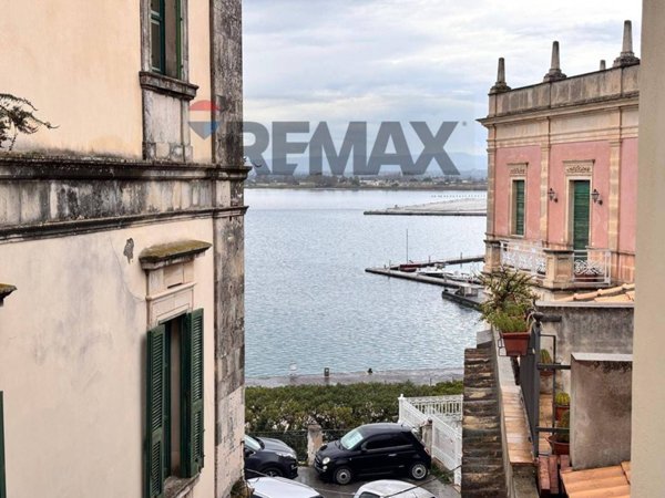 appartamento in vendita a Siracusa in zona Isola Ortigia