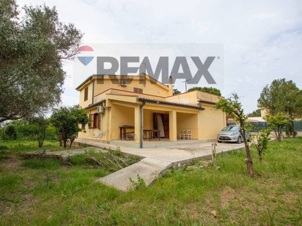 casa indipendente in vendita a Siracusa in zona Centro Città