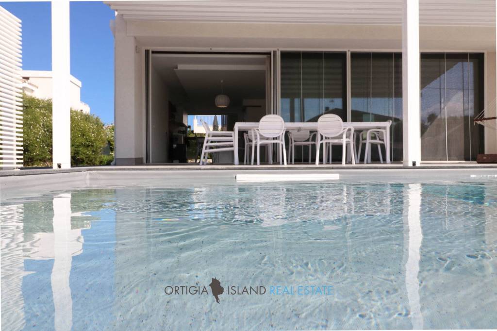 casa indipendente in vendita a Siracusa in zona Isola / Plemmirio