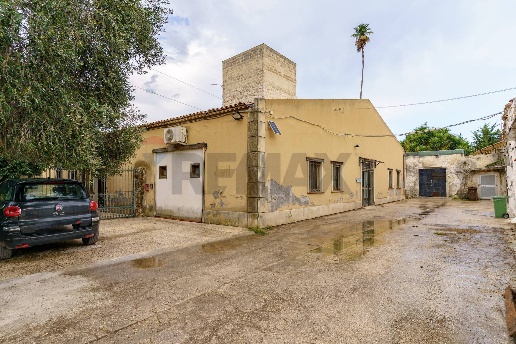 casa indipendente in vendita a Siracusa in zona Centro Città