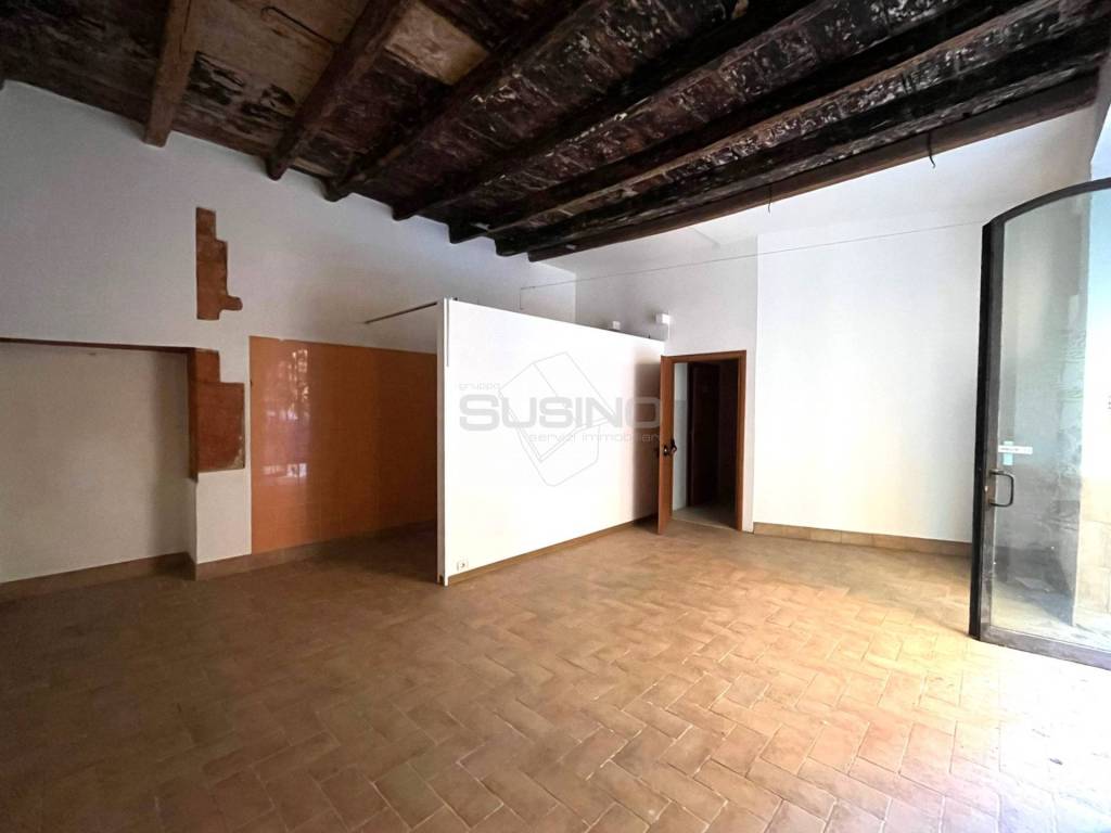 negozio in vendita a Siracusa in zona Isola Ortigia