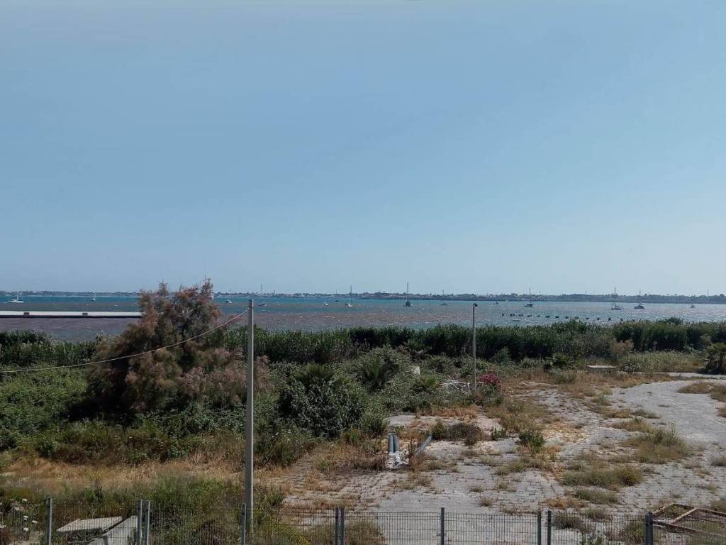 negozio in vendita a Siracusa in zona Isola Ortigia