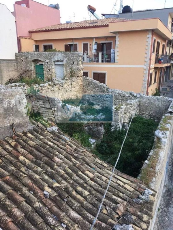 terreno edificabile in vendita a Siracusa in zona Borgata