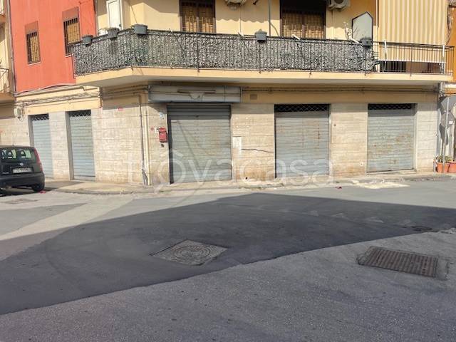 locale commerciale in vendita a Siracusa in zona Borgata