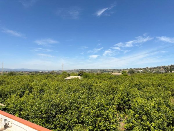 casa indipendente in vendita a Siracusa in zona Belvedere