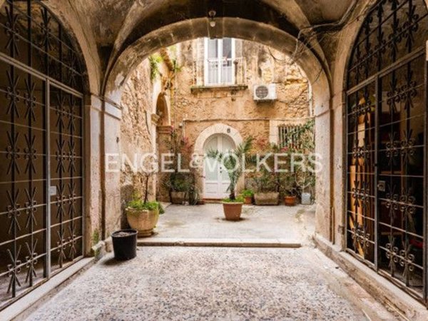 appartamento in vendita a Siracusa in zona Isola Ortigia