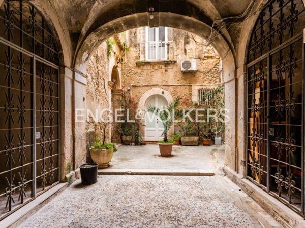 appartamento in vendita a Siracusa in zona Isola Ortigia