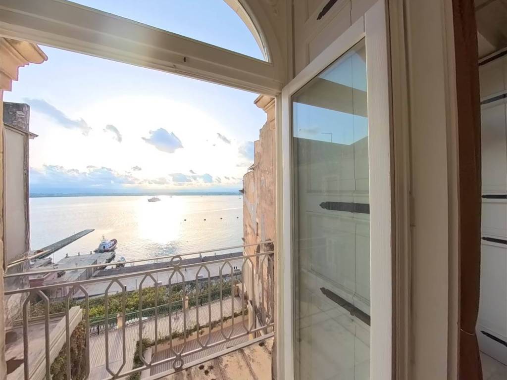 appartamento in vendita a Siracusa in zona Isola Ortigia