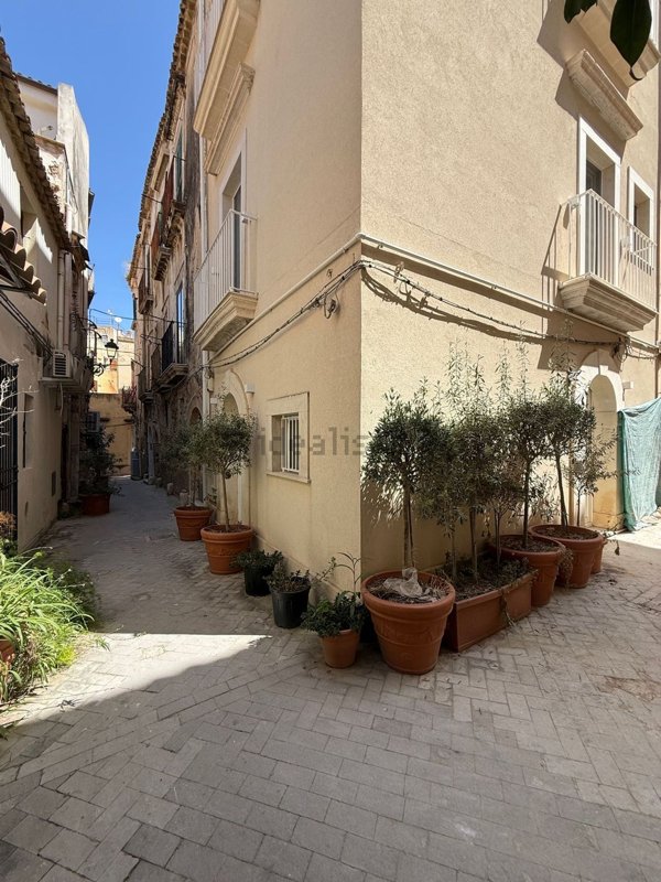 appartamento in vendita a Siracusa in zona Isola Ortigia