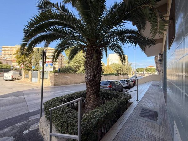 negozio in vendita a Siracusa in zona Grottasanta