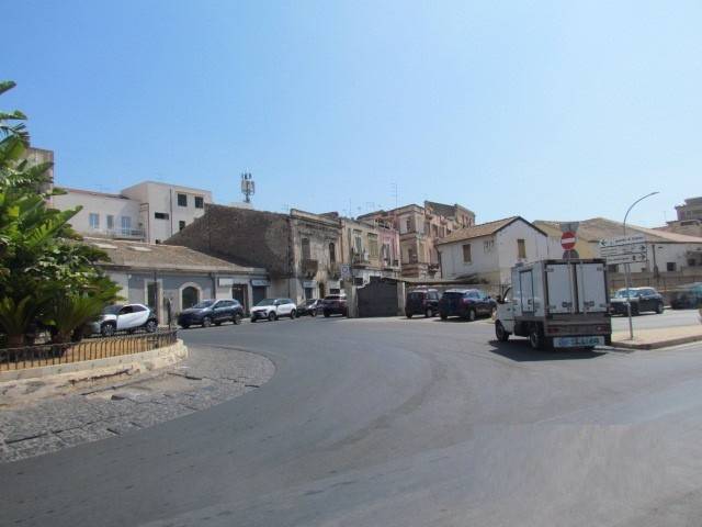 intera palazzina in vendita a Siracusa in zona Isola Ortigia