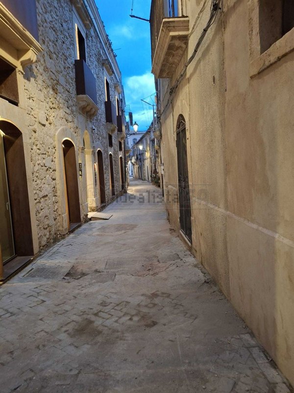 appartamento in vendita a Siracusa in zona Isola Ortigia