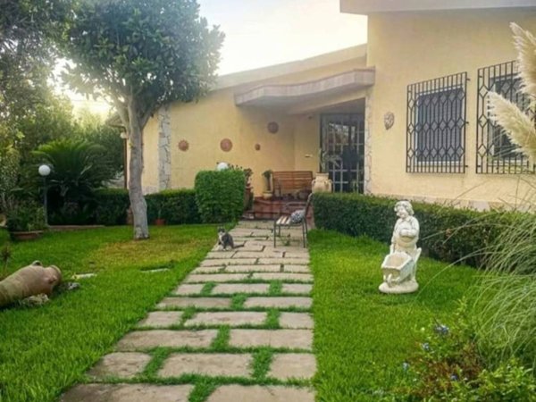 casa indipendente in vendita a Siracusa in zona Belvedere