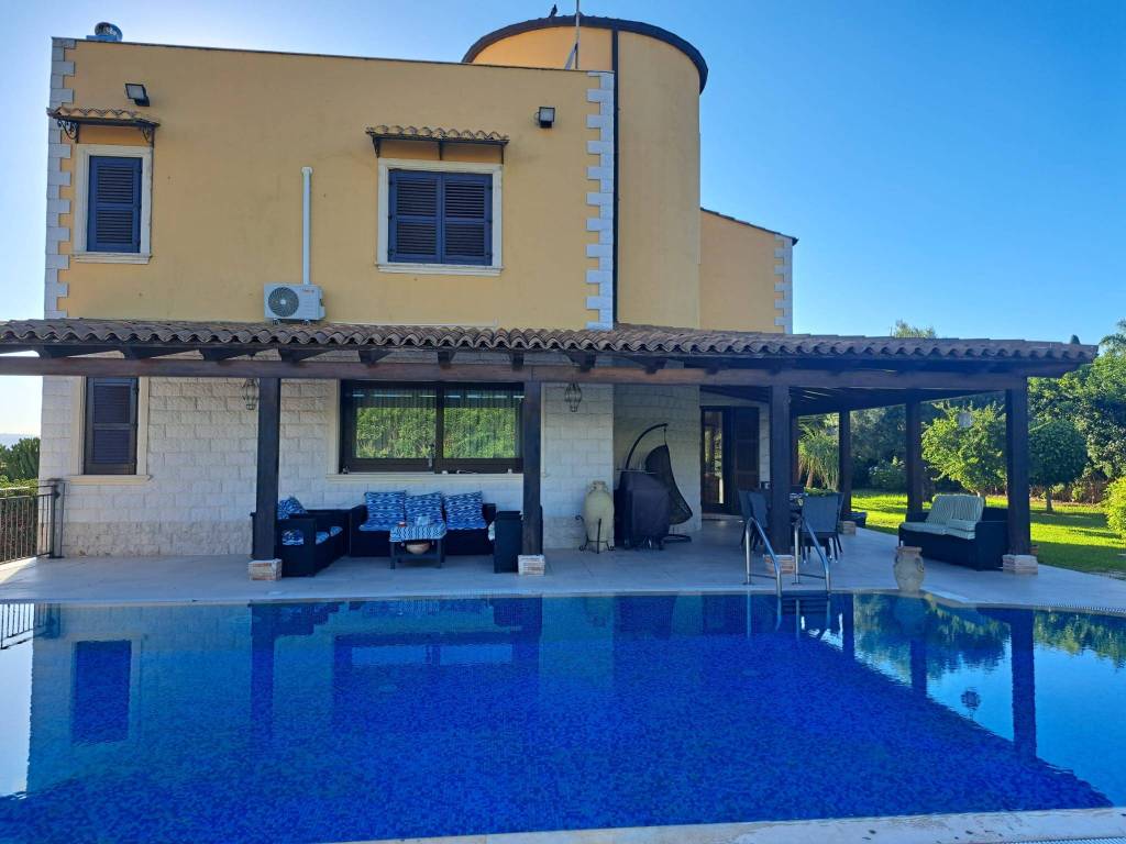 casa indipendente in vendita a Siracusa in zona Belvedere