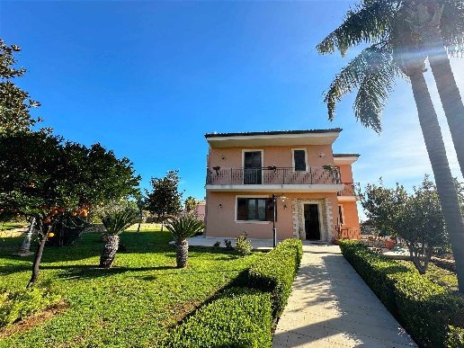 casa indipendente in vendita a Siracusa in zona Belvedere