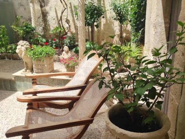 casa indipendente in vendita a Siracusa in zona Isola Ortigia