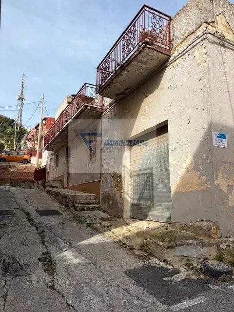 intera palazzina in vendita a Siracusa in zona Belvedere