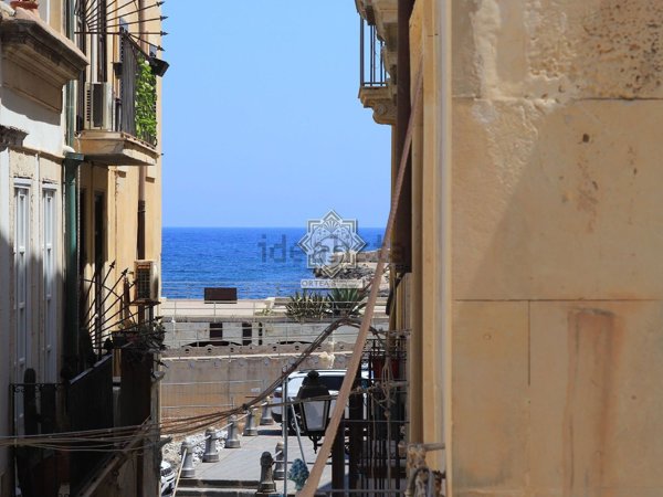 casa indipendente in vendita a Siracusa in zona Isola / Plemmirio