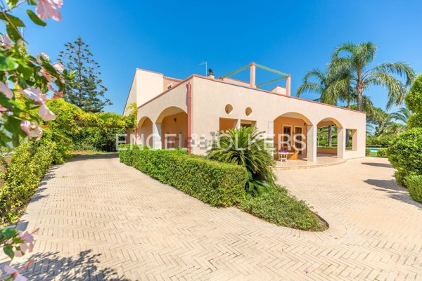 casa indipendente in vendita a Siracusa in zona Arenella