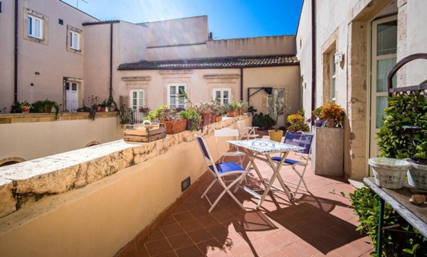 appartamento in vendita a Siracusa in zona Isola Ortigia