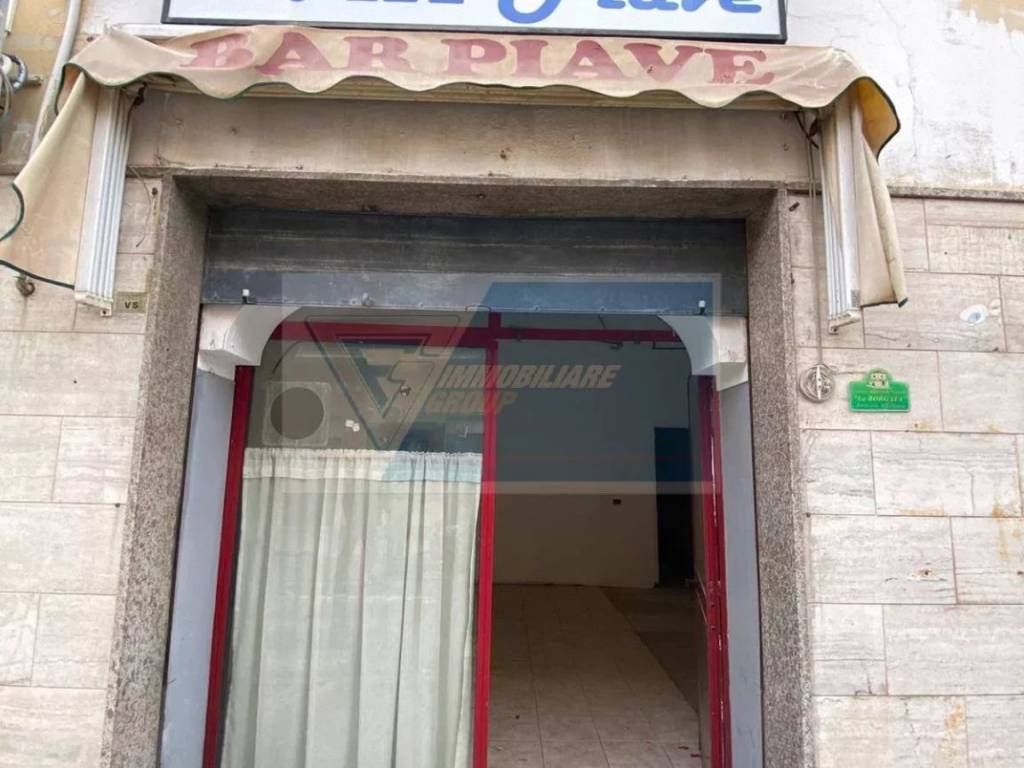 negozio in vendita a Siracusa in zona Borgata