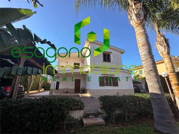 casa indipendente in vendita a Siracusa in zona Isola / Plemmirio