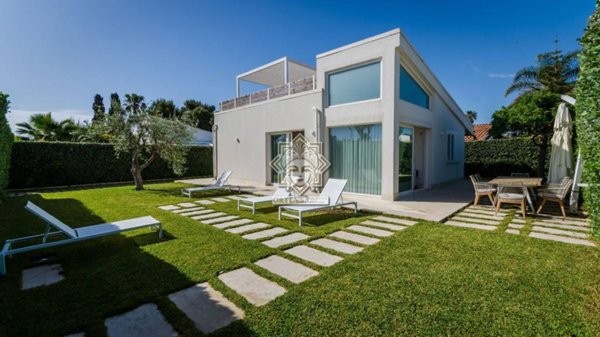 casa indipendente in vendita a Siracusa in zona Isola / Plemmirio