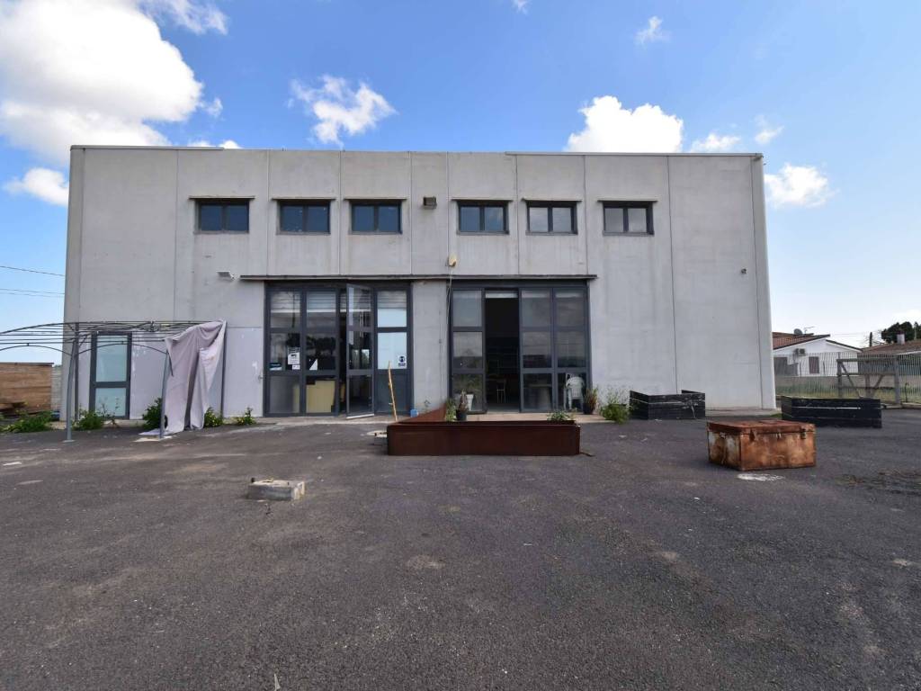locale commerciale in vendita a Siracusa