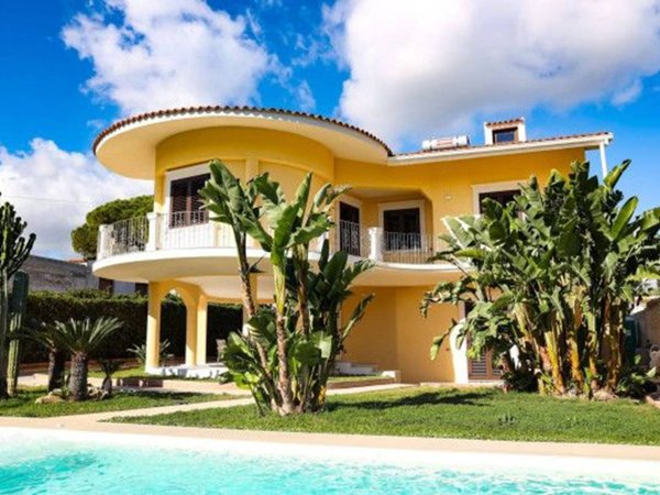 casa indipendente in vendita a Siracusa in zona Centro Città